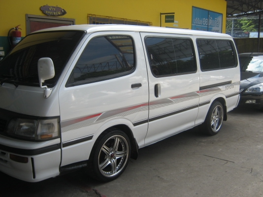 รถตู้ หัวจรวด