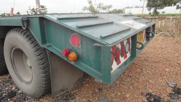 รถเทรลเลอร์ ก้างปลา 3 เพลา นำลาภ