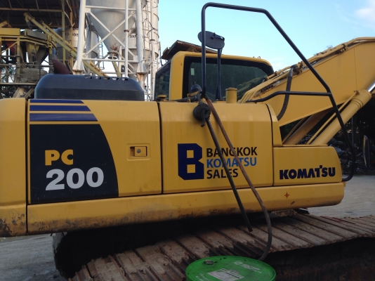 ขายดาวน์รถแบ็คโฮ  PC200-8MO (2คัน) คันละ190,000บาท