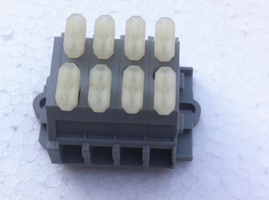 เทอร์มินัลบล็อก แผงต่อสายไฟ Terminal Block แบบกดเพื่อเสียบสายไฟแบบ 4 ช่อง มีที่ยึดด้านข้าง