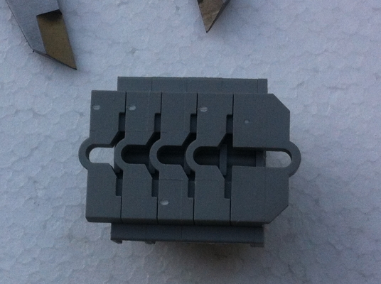 เทอร์มินัลบล็อก แผงต่อสายไฟ Terminal Block แบบกดเพื่อเสียบสายไฟแบบ 4 ช่อง มีที่ยึดด้านข้าง