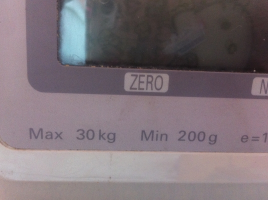 เครื่องชั่งน้ำหนักดิจิตอล ขนาด 30 Kg.ขึ้นที่ละ 10 กรัม ผลิตจากญี่ปุ่น