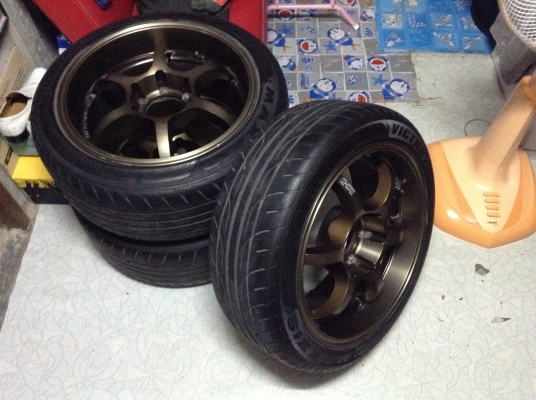 แม็ก RGD 18 นิ้วหน้า 8 หลัง 9 พร้อมยางอ่านรายละเอียดก่อนครับ