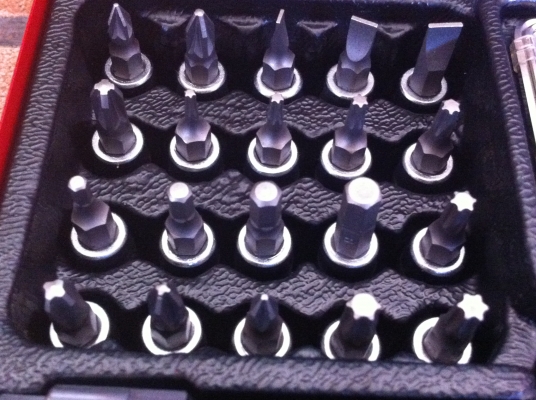 ชุดประแจบล็อก 48 ชิ้น TAYO พร้อมหัวเปลี่ยนเอนกประสงค์หลายรูปแบบ และข้อต่ออ่อน