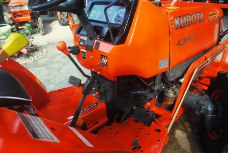 ขายรถไถ Kubota L 3408 (4WD) พร้อมมีดดันหน้าและผานพรวน สภาพพร้อมใช้งานครับ