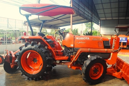 ขายรถไถ Kubota L 3408 (4WD) พร้อมมีดดันหน้าและผานพรวน สภาพพร้อมใช้งานครับ
