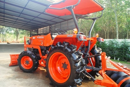 ขายรถไถ Kubota L 3408 (4WD) พร้อมมีดดันหน้าและผานพรวน สภาพพร้อมใช้งานครับ