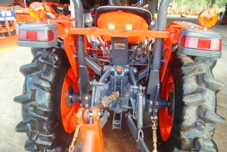 ขายรถไถ Kubota L 3408 (4WD) พร้อมมีดดันหน้าและผานพรวน สภาพพร้อมใช้งานครับ