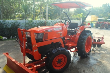 ขายรถไถ Kubota L 3408 (4WD) พร้อมมีดดันหน้าและผานพรวน สภาพพร้อมใช้งานครับ
