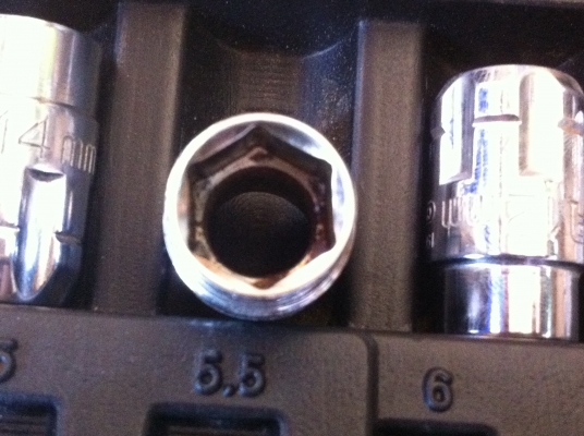 ชุดประแจบล็อกแบบจับลูกบล็อกที่ด้านนอก SATA  อย่างดี มีด้านบล็อกให้ 2 อันของใหม่เก่าเก็บ