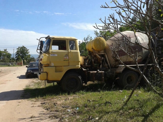 ขายรถโม่ปูนพร้อมใช้ 10 ล้อ 2 เพลา เครื่อง 260 แรงม้า คัสซีสวย เบรคทิฟฟี่ เพาวเวอร์ ทะเบียนพร้อมโอนครับ