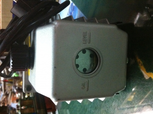 เครื่องแวคคั่มสูญญากาศ ใช้มาดูดอากาศเพื่อบรรจุสินค้า หรือให้กับการดูดอากาศระบบความเย็น