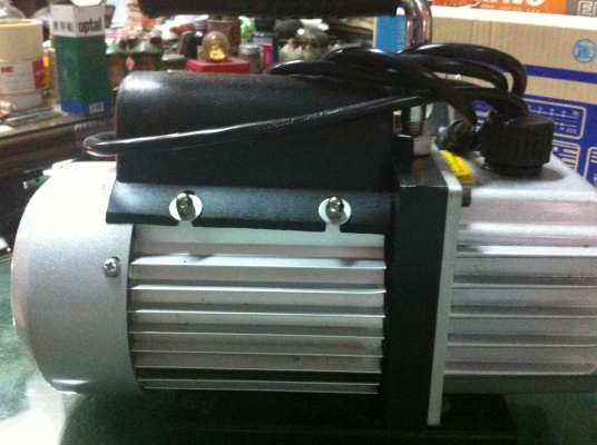 เครื่องแวคคั่มสูญญากาศ ใช้มาดูดอากาศเพื่อบรรจุสินค้า หรือให้กับการดูดอากาศระบบความเย็น