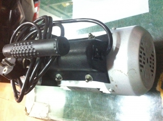 เครื่องแวคคั่มสูญญากาศ ใช้มาดูดอากาศเพื่อบรรจุสินค้า หรือให้กับการดูดอากาศระบบความเย็น