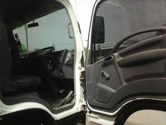 หกล้อ อีซูซุ NPR 150แรง สภาพเยี่ยม วิ่งแค่ 2xxxxกม.ทะเบียนพร้อมโอน