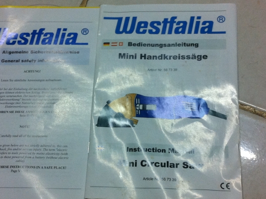 เลื่อยวงเดือน Westfalia ของ อังกฤษ ขนาดเล็กใช้ตัดไม้ พลาสติกได้อย่างสะดวกใช้งานง่ายปรับและเปลี่ยนใบง่าย