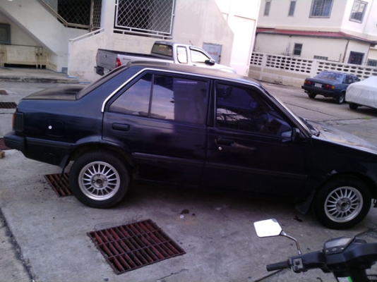 B11 FFเปลี่ยนเครื่องใหม่ เกียร์Autoแอร์เย็นแม็คพร้อมโอน