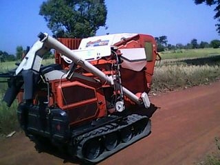 รถนวดข้าวเดินตาม KUBOTA RH650 รถนวดข้าวเดินตาม KUBOTA RH650