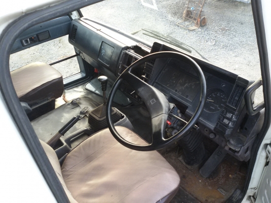 ขายรถ ISUZU ROCKY เครื่อง 6BD1 165 แรงม้า ตู้บรรทุก 10 บาน