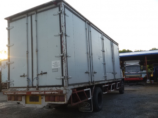 ขายรถ ISUZU ROCKY เครื่อง 6BD1 165 แรงม้า ตู้บรรทุก 10 บาน