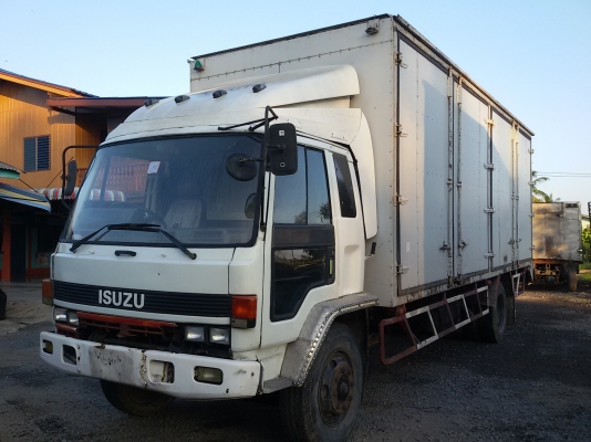 ขายรถ ISUZU ROCKY เครื่อง 6BD1 165 แรงม้า ตู้บรรทุก 10 บาน