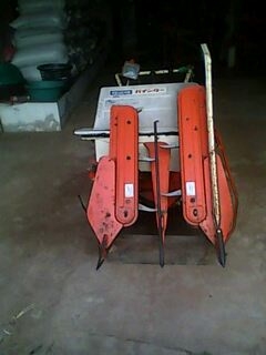 รถเกี่ยวข้าวพร้อมมัด KUBOTA HF52L