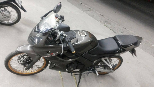 ****ขายcbrปี48 ตัวใหม่ กุญแจ2ชั้น ตามสภาพเครื่องแน่นๆแรงๆ พรบขาดเกิน3ปี