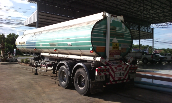 ขายด่วนหางบรรทุกนํ้ามันบรรจุ30000ลิตรมีทะเบืยนพร้อมโอน