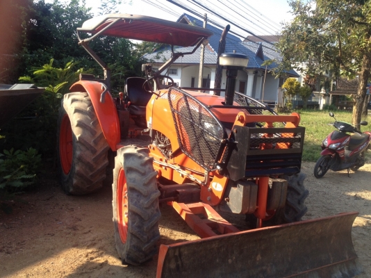 ขายรถไถ KUBOTA M7040 พร้อมอุปกรณ์ ดันหน้าและผานพรวน