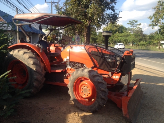 ขายรถไถ KUBOTA M7040 พร้อมอุปกรณ์ ดันหน้าและผานพรวน ขายรถไถ KUBOTA M7040 พร้อมอุปกรณ์ ดันหน้าและผานพรวน