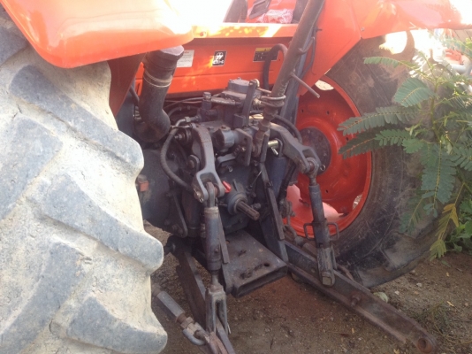 ขายรถไถ KUBOTA M7040 พร้อมอุปกรณ์ ดันหน้าและผานพรวน ขายรถไถ KUBOTA M7040 พร้อมอุปกรณ์ ดันหน้าและผานพรวน