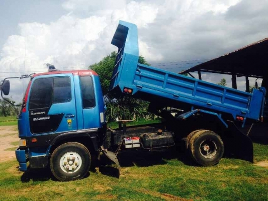 **720,000 บ.ต่อรอง**ขาย 6ล้อดั๊มดิน HINO FD3HDA เครื่องHO7D 195HP แห้งๆไม่เยิ้ม แน่น ช่วงล่างปึ๊กคัสซีสวยไม่ผุไม่ดามไม่ปะ กระบะดั๊มเหล็ก4ตันยิงหน้าสภาพสวยสีสวยพื้นดีข้างดีไม่มีผุ ยางสวย6เส้น หัวดีสีดีภายในสวยคอนโซลครบ พ.พาวเวอร์ ทริฟฟี่ แอร์ พร้อมใช้ พร้อ