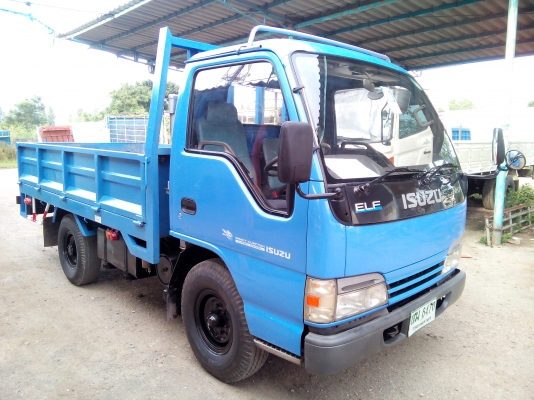 4 ล้อบรรทุก  *ไม่ติดเวลา*  ISUZU  *Euro.2*  NKR 100 แรงม้า+Turbo+Inter  *ยาว 3.20 ม.* รถสวยจริง * รถห้างแท้ * มีเล่มพร้อมโอน *