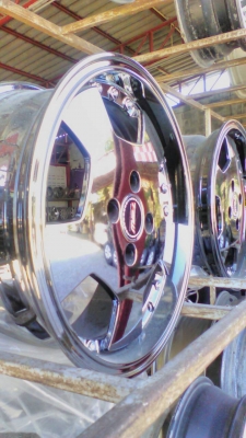 ล้อใหม่ยางใหม่4รูร้อย15000พร้อมเทินล้อเก่า ล้อใหม่ยางใหม่4รูร้อย15000พร้อมเทินล้อเก่า