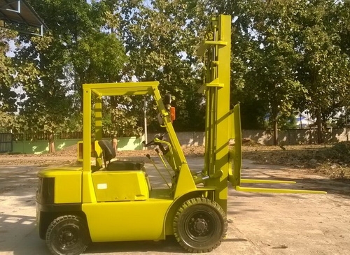 ขายฟอร์คลิฟท์*2.5ตัน*เสา4เมตร*3100ชม.*ดีเชล*จากญี่ปุ่น270000*ขายที่โคราช