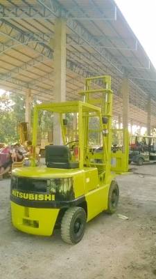 ขายฟอร์คลิฟท์*2.5ตัน*เสา4เมตร*3100ชม.*ดีเชล*จากญี่ปุ่น270000*ขายที่โคราช