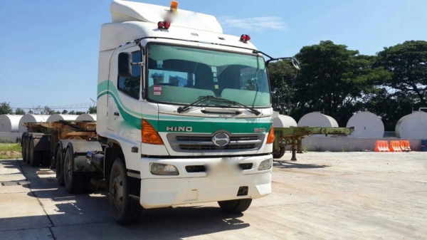 รถฮีโน่ 10 ล้อ หัวลาก  380 แรงม้า. ปี 51 - 52  ( มีขาย 10 คัน. )   สนใจติดต่อ 081 - 6079515