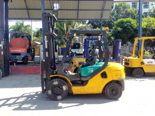 -:-*&bull;*ข า ย ร ถ ย ก เ ก่ า น อ ก*&bull;*-:-KOMATSU FD25-16 เครื่องดีเซล เกียร์ออโต้ เสาสูง4เมตร สนใจติดต่อ083-062-0223ปอนด์