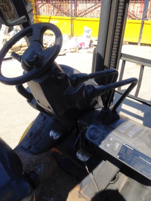 -:-*&bull;*ข า ย ร ถ ย ก เ ก่ า น อ ก*&bull;*-:-KOMATSU FD25-16 เครื่องดีเซล เกียร์ออโต้ เสาสูง4เมตร สนใจติดต่อ083-062-0223ปอนด์