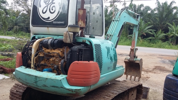 รถแบคโค คีบไม้ pc45-1 (pc40-7) มีสองคัน รถแบคโค คีบไม้ pc45-1 (pc40-7) มีสองคัน