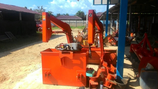 ขายตักKUBOTA 4708 ใหม่ถอดจากรถ ใหม่ๆๆไม่ค่อยได้ใช้งาน ขายตักKUBOTA 4708 ใหม่ถอดจากรถ ใหม่ๆๆไม่ค่อยได้ใช้งาน