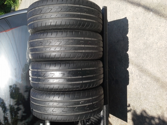 ขายยาง BRIDGESTONE 205/55/16 กลางปี13ใช้ไม่เกิน10000โล