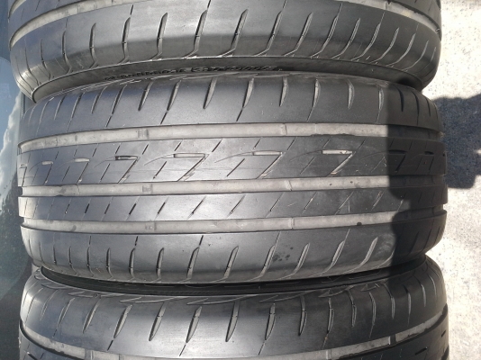 ขายยาง BRIDGESTONE 205/55/16 กลางปี13ใช้ไม่เกิน10000โล