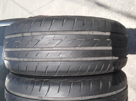 ขายยาง BRIDGESTONE 205/55/16 กลางปี13ใช้ไม่เกิน10000โล