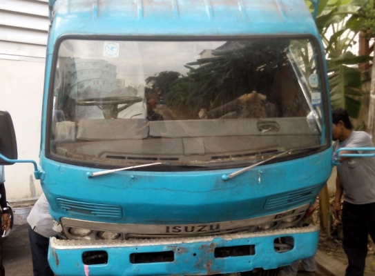 ขายด่วน ** 170,000 ** หกล้อบรรทุกรถห้าง KS22 เครื่อง 115 แรง 4BD1