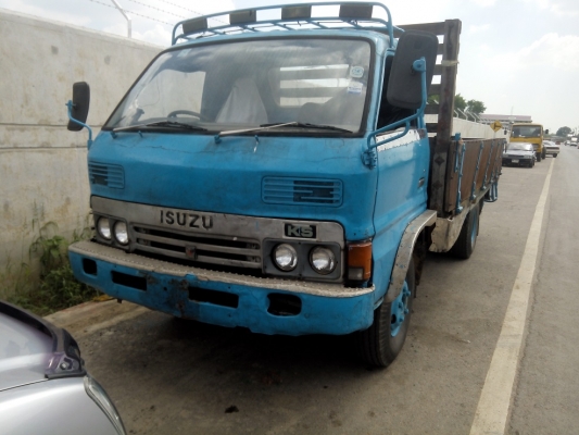 ขายด่วน ** 170,000 ** หกล้อบรรทุกรถห้าง KS22 เครื่อง 115 แรง 4BD1