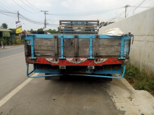 ขายด่วน ** 170,000 ** หกล้อบรรทุกรถห้าง KS22 เครื่อง 115 แรง 4BD1