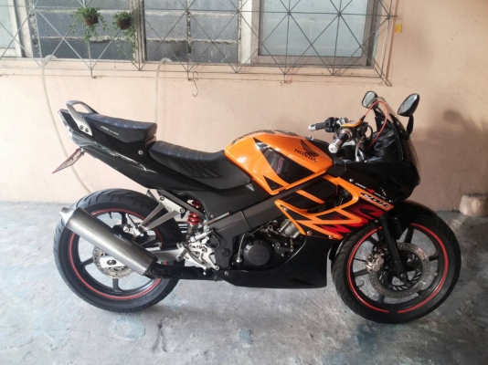 ขายด่วน CBR 150 R ราคา 28000 บาท โทร 084-6937668 ทรัพย์ ขายด่วน CBR 150 R ราคา 28000 บาท โทร 084-6937668 ทรัพย์