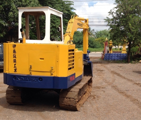 ขายรถแบ็คโฮKOMATZU PC-40รถเก่านอกมีเอกสารสภาพพร้อมใช้งาน(มีVDOให้ชม)สนใจติดต่อ085-5632278นายภานุกูล