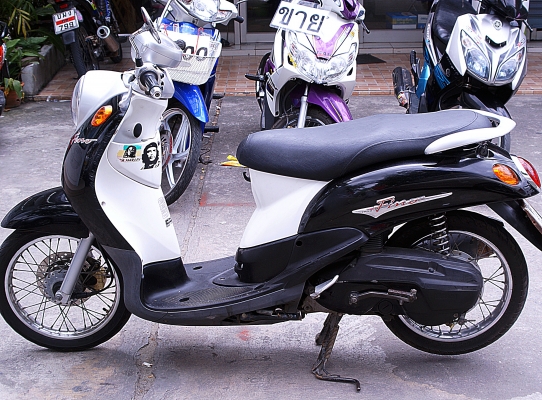 ฟีโน่ 115 cc เครื่องเดิม ไม่ดังไม่หอน ขับนิ่ง ไมส้่น มีลอยบ้างเล็กน้อย ตามประสารถมือสอง เล็กรามอินทรา ขายมอไซค์มือสอง 0892152363